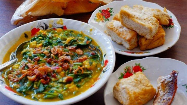 7 Makanan Khas Manado Paling Enak yang Harus Kamu Coba Sekali Seumur Hidup!